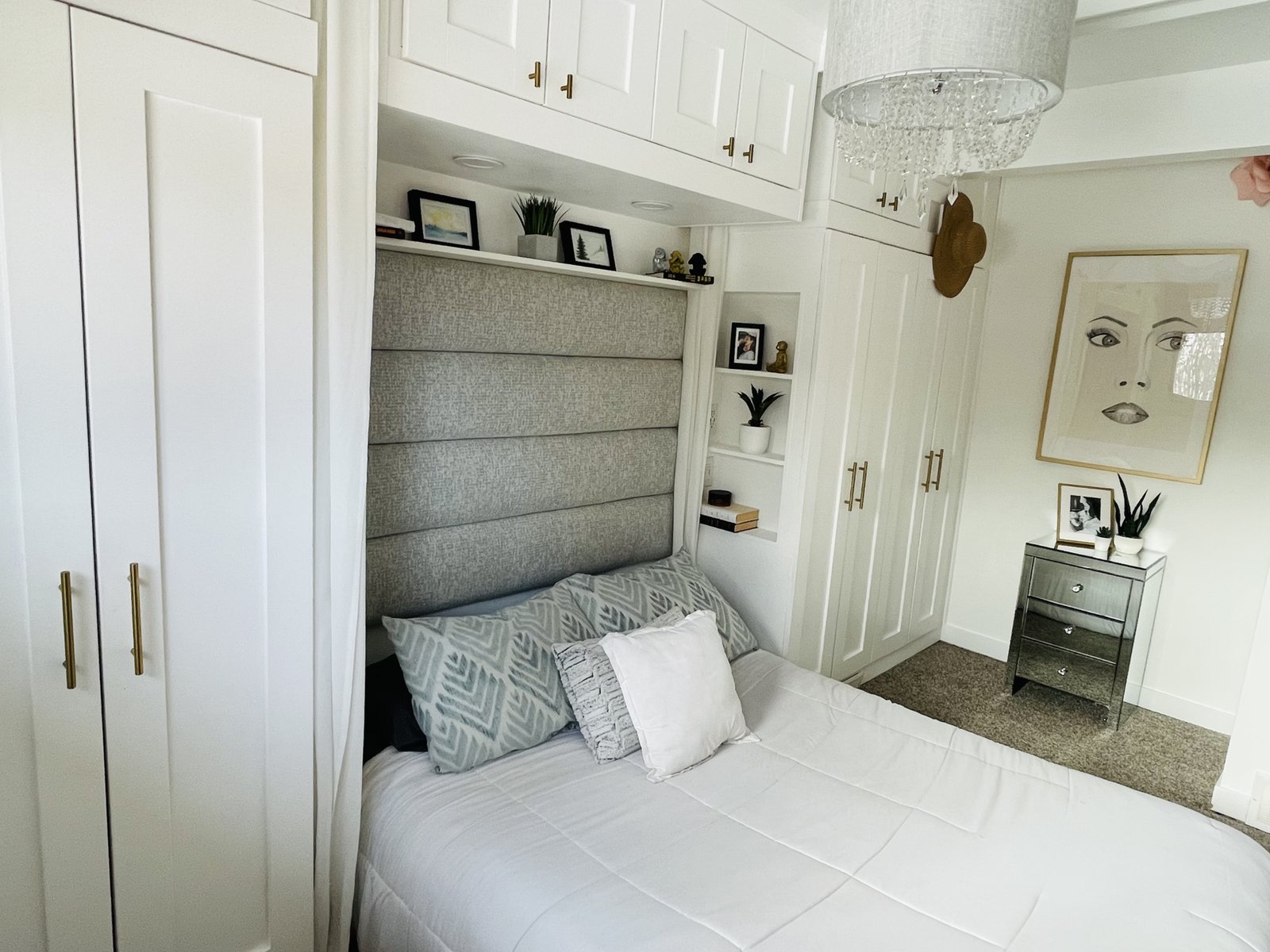 wall to wall bedroom built ins with shelves